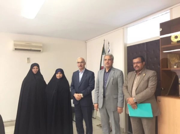 در نشست معاون دانشجویی دانشگاه با دکتر صدیقی معاون وزیر علوم عنوان شد:

سازمان امور دانشجویان در صدد است با استفاده از فضاها و امکانات دانشگاه های وزارت علوم در جهت تحقق اهداف دانشگاه فرهنگیان و افزایش سطح خدمات رسانی به دانشجومعلمان گام موثری بردارد.  