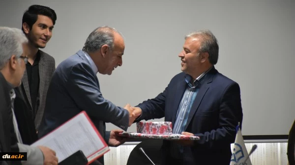 به مناسبت روزکارورزی انجام شد:
حضور مدیر کل آموزش و پرورش خراسان جنوبی و معاونین با همکاران اداری دانشگاه فرهنگیان خراسان جنوبی در بازید از مدارس طرح کارورزی 2