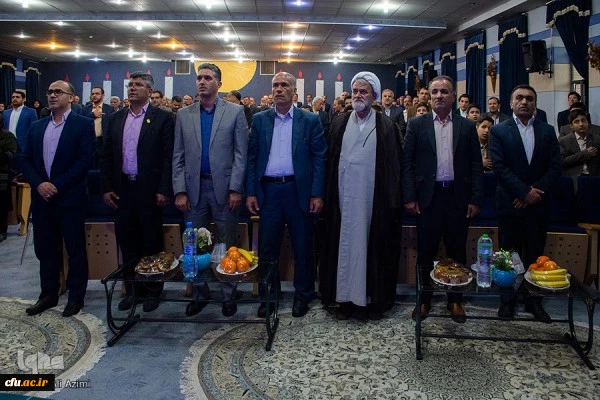 مدیرکل برنامه ریزی درسی و آموزشی در مراسم دهه ی سرآمدی آموزش دانشگاه فرهنگیان استان اصفهان عنوان کرد:
از ویژگی های دوره تربیت معلم دانشگاهی؛ هویت حرفه ای است 2