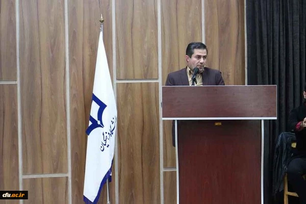 معاون سیاسی امنیتی استانداری زنجان در مراسم هفته سرآمدی در دانشگاه فرهنگیان :
دانشگاه فرهنگیان،دانشگاهی، که می تواند انسان هایی را پرورش دهد که هم واجد نوآوری و بداعت باشند و هم بتوانند این شاخصه را در نسل آینده پرورش دهند. 2