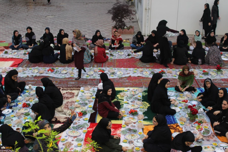 ضیافت افطار مسئولین استانی دانشگاه فرهنگیان مازندران با دانشجو معلمان