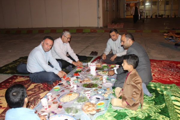 ضیافت افطار مسئولین استانی دانشگاه فرهنگیان مازندران با دانشجو معلمان