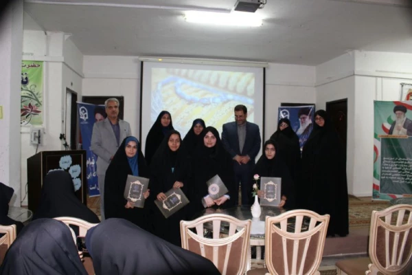 معاون دانشجویی دانشگاه  در  بازدید از فرایند انتخابات شوراهای صنفی استان قم خطاب به دانشجومعلمان سراسر کشور:

انتخابات شورای صنفی جلوه ای مهم از مشارکت دانشجو معلمان است. 2