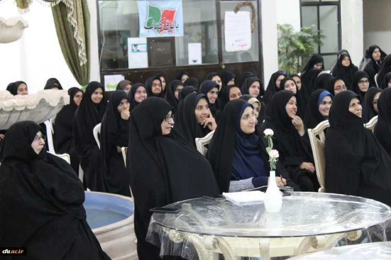 معاون دانشجویی دانشگاه  در  بازدید از فرایند انتخابات شوراهای صنفی استان قم خطاب به دانشجومعلمان سراسر کشور:

انتخابات شورای صنفی جلوه ای مهم از مشارکت دانشجو معلمان است. 2