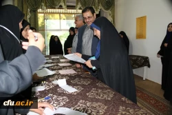 معاون دانشجویی دانشگاه  در  بازدید از فرایند انتخابات شوراهای صنفی استان قم خطاب به دانشجومعلمان سراسر کشور:

انتخابات شورای صنفی جلوه ای مهم از مشارکت دانشجو معلمان است. 2