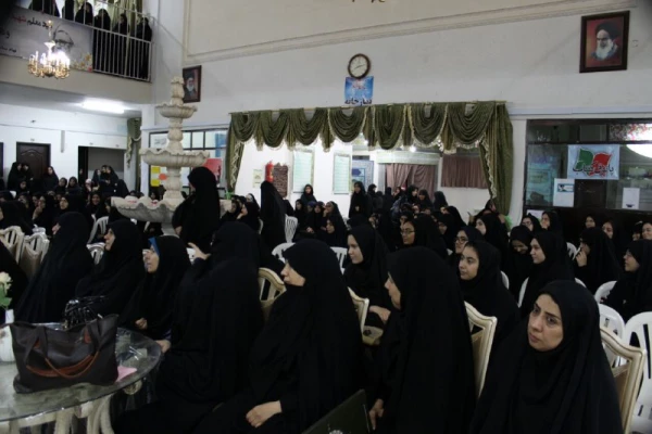 معاون دانشجویی دانشگاه در بازدید از فرایند انتخابات شوراهای صنفی استان قم خطاب به دانشجومعلمان سراسر کشور:

انتخابات شورای صنفی جلوه ای مهم از مشارکت دانشجو معلمان است.
 3