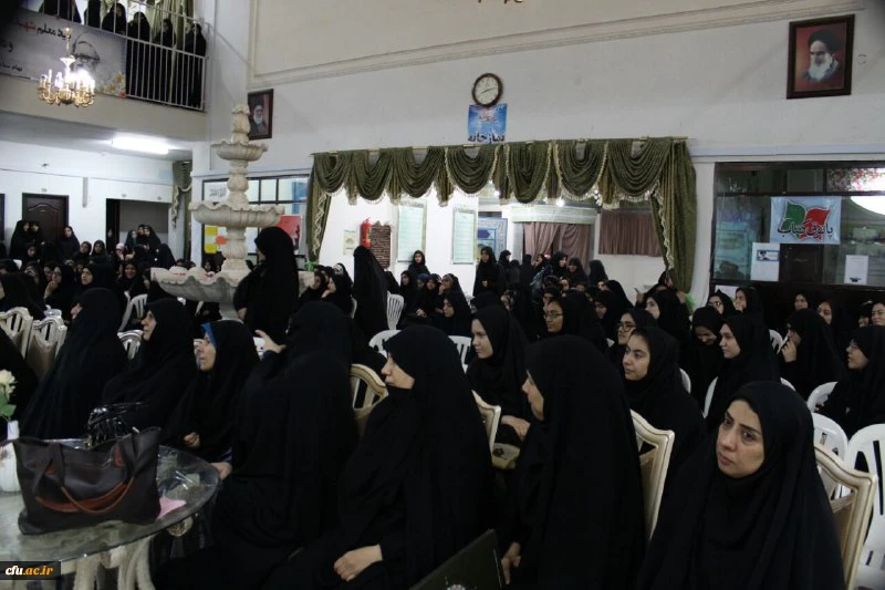 معاون دانشجویی دانشگاه در بازدید از فرایند انتخابات شوراهای صنفی استان قم خطاب به دانشجومعلمان سراسر کشور:

انتخابات شورای صنفی جلوه ای مهم از مشارکت دانشجو معلمان است.
 3