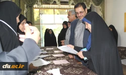 بازدید معاون دانشجویی دانشگاه از فرایند انتخابات شوراهای صنفی استان قم