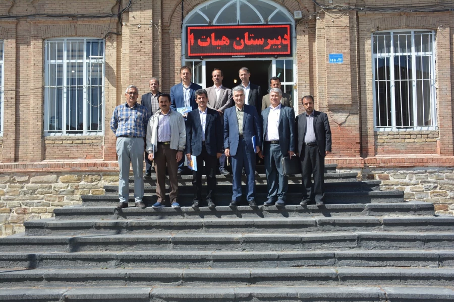 بمناسبت گرامیداشت دهه ی سرآمدی آموزش و روز کارورزی

تجلیل از مدیران و معلمان راهنمای مدارس مجری طرح کارورزی با حضور معاونین و کارشناسان دانشگاه فرهنگیان و آموزش و پرورش استان آذربایجان غربی در مدارس
 9