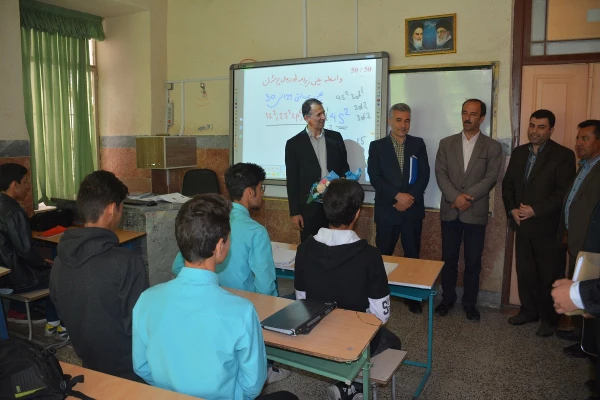 بمناسبت گرامیداشت دهه ی سرآمدی آموزش و روز کارورزی

تجلیل از مدیران و معلمان راهنمای مدارس مجری طرح کارورزی با حضور معاونین و کارشناسان دانشگاه فرهنگیان و آموزش و پرورش استان آذربایجان غربی در مدارس
 10