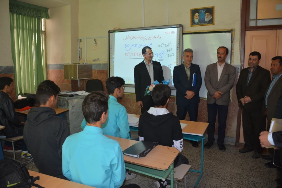 بمناسبت گرامیداشت دهه ی سرآمدی آموزش و روز کارورزی

تجلیل از مدیران و معلمان راهنمای مدارس مجری طرح کارورزی با حضور معاونین و کارشناسان دانشگاه فرهنگیان و آموزش و پرورش استان آذربایجان غربی در مدارس
 10