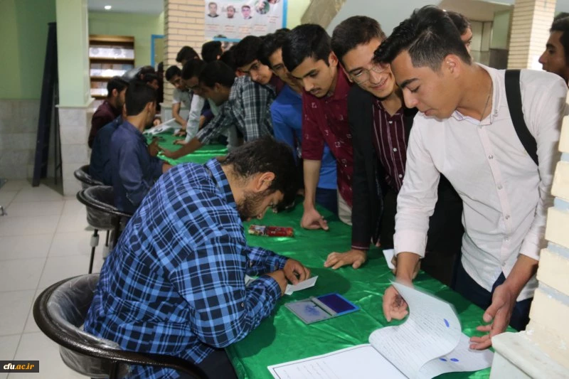 جلوه ای مهم از مشارکت دانشجو معلمان:

برگزاری انتخابات شورای صنفی دانشجومعلمان پردیس های دانشگاه فرهنگیان یزد
 3