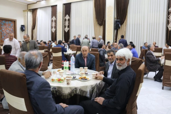 نشست صمیمانه پیشکسوتان، اساتید و کارکنان پردیس های استانی دانشگاه فرهنگیان یزد
 13