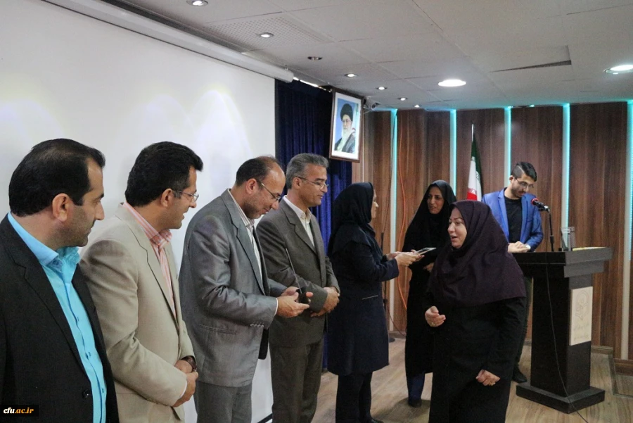 نتایج نهایی جشنواره علمی، فرهنگی پردیس آیت الله خامنه ای گرگان در رشته های الگوهای برتر تدریس، قصه گویی و تولید محتوای الکترونیک در مراسم اختتامیه این جشنواره اعلام شد. 4