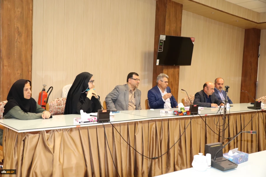 جلسه سرپرست دانشگاه فرهنگیان مازندران با اساتید گروه زبان انگلیسی