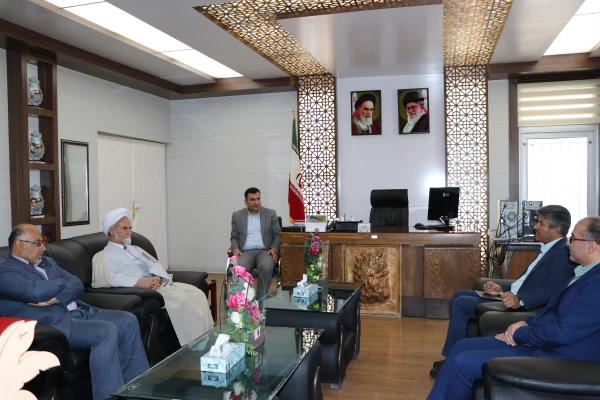 تقویت دانشگاه فرهنگیان امری ضروری است