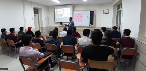 همزمان با روز روابط عمومی و ارتباطات صورت پذیرفت؛
تقدیر از اعضای فعال تیم های اجرایی روابط عمومی پردیس شهید هاشمی نژاد مشهد 2