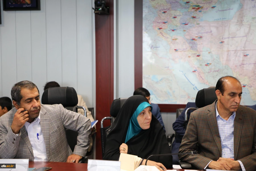 نشست مشترک اعضای کمیسیون آموزش و تحقیقات مجلس شورای اسلامی با هیات رئیسه دانشگاه فرهنگیان 17