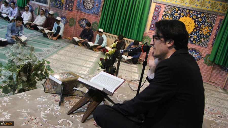 محفل انس با قرآن کریم در نمازخانه شهدای پردیس آیت الله خامنه ای گرگان برگزار شد. 2