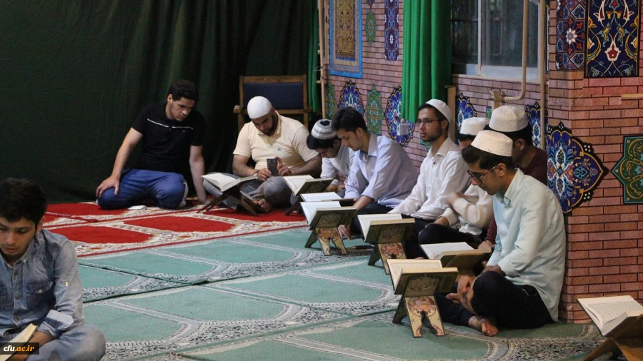 محفل انس با قرآن کریم در نمازخانه شهدای پردیس آیت الله خامنه ای گرگان برگزار شد. 3