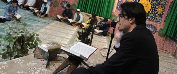 محفل انس با قرآن کریم در نمازخانه شهدای پردیس آیت الله خامنه ای گرگان برگزار شد. 2