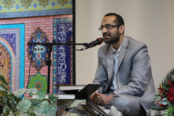 محفل انس با قرآن کریم در نمازخانه شهدای پردیس آیت الله خامنه ای گرگان برگزار شد. 4