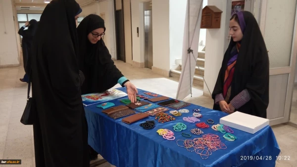 تشکیل بازارچه دانشجویی در دانشگاه فرهنگیان گیلان 3