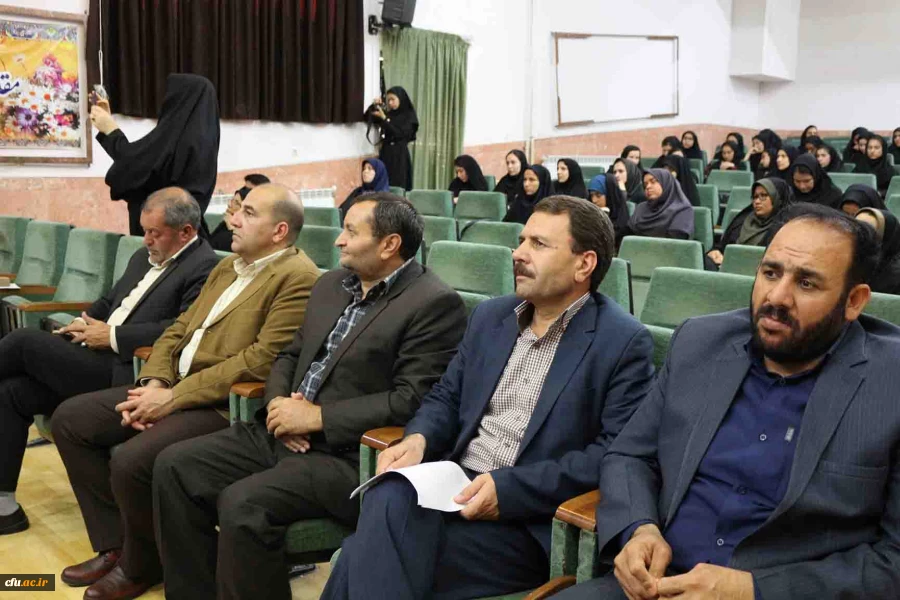 برگزاری همایش کارورزی در پردیس امام جعفر صادق(ع) با همت دانشجو معلمان
 2