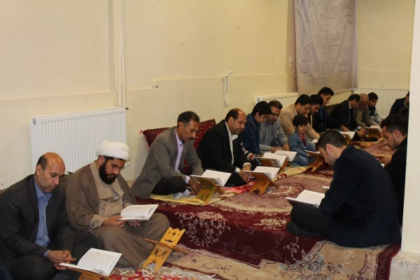 محفل انس با قرآن کریم ویژه دانشجویان دختر دانشگاه های استان لرستان به میزبانی دانشگاه فرهنگیان استان برگزار شد.