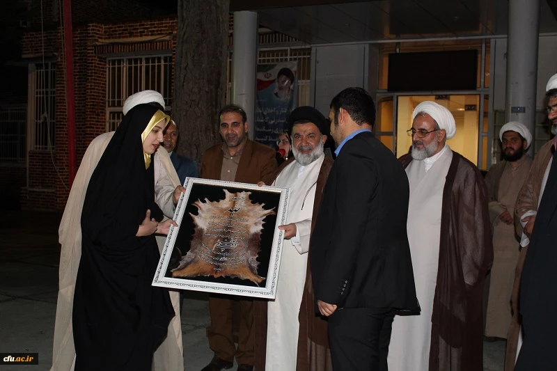 محفل انس با قرآن کریم ویژه دانشجویان دختر دانشگاه های استان لرستان به میزبانی دانشگاه فرهنگیان استان برگزار شد.