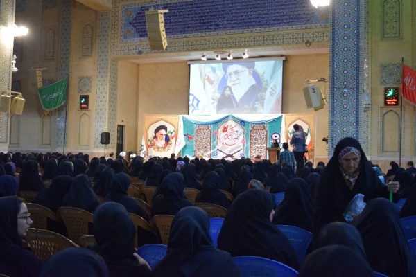 برگزاری محفل انس با قرآن در حسینیه ثار الله دزفول از طرف مرکز خدیجه کبری (س) دزفول و حضور مدیریت استانی در مراسم