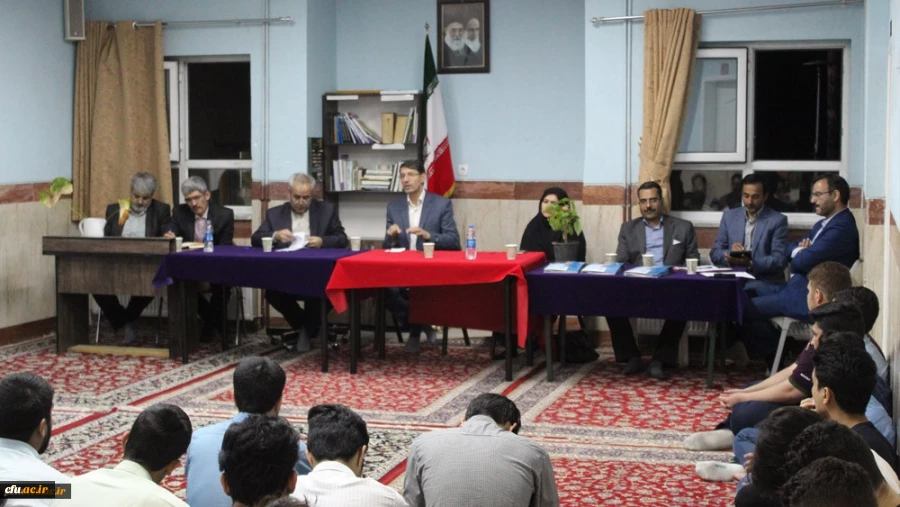 برگزاری نشست صمیمی مدیر امور پردیس های استان با دانشجومعلمان سرای دانشجویی 17 شهریور