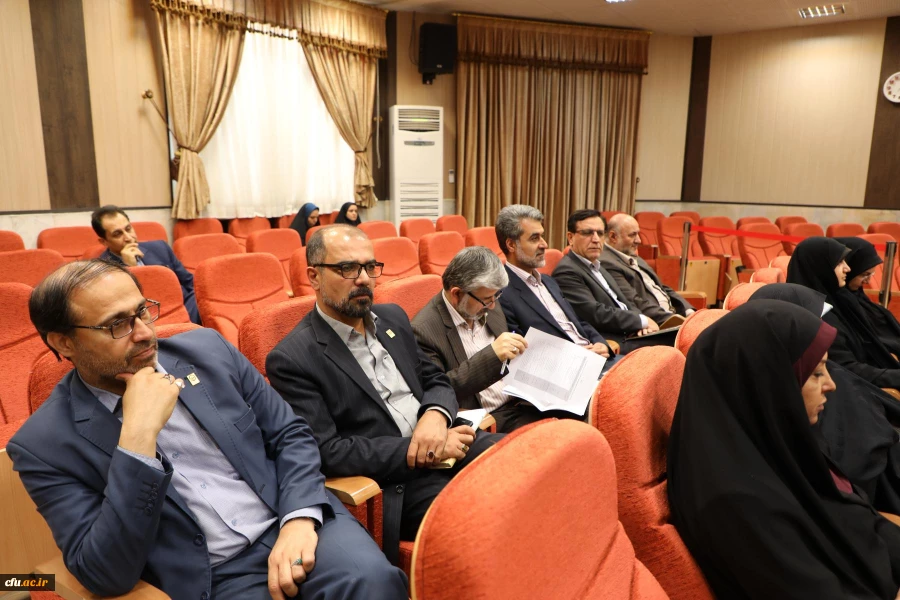 گ
نشست صمیمی هم اندیشی و تبادل نظر پیرامون تربیت معلم با حضور هیات رئیسه، شورای مدیران و روسای پیشین دانشگاه فرهنگیان برگزار شد 13