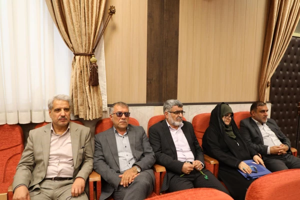 نشست صمیمی هم اندیشی و تبادل نظر پیرامون تربیت معلم با حضور هیات رئیسه، شورای مدیران و روسای پیشین دانشگاه فرهنگیان برگزار شد 9