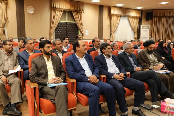 نشست صمیمی هم اندیشی و تبادل نظر پیرامون تربیت معلم با حضور هیات رئیسه، شورای مدیران و روسای پیشین دانشگاه فرهنگیان برگزار شد 17