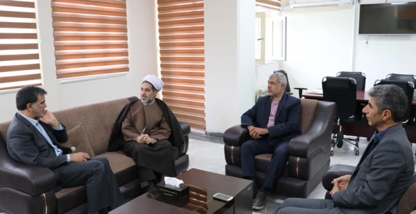 نشست مشترک مدیریت امور پردیس های دانشگاه فرهنگیان کرمان با مدیر کل تعاون، کار و رفاه اجتماعی استان