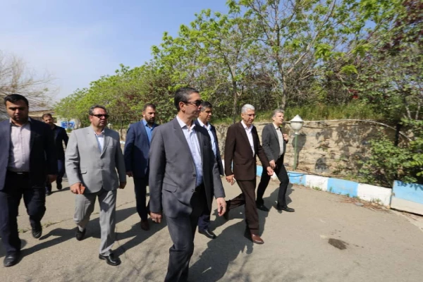 بازدید استاندار و هیئت همراه از پردیس زینب کبری (س)استان مرکزی 2