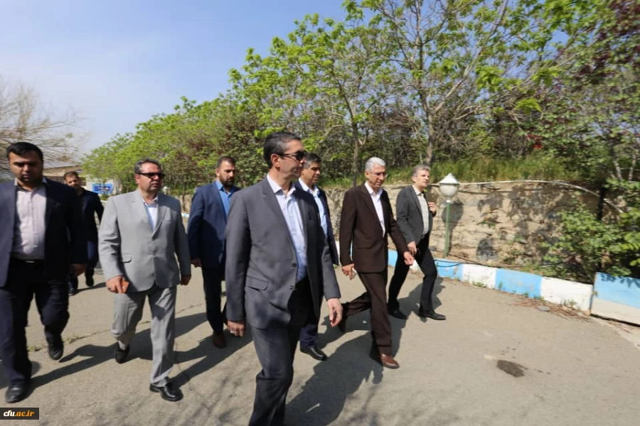 بازدید استاندار و هیئت همراه از پردیس زینب کبری (س)استان مرکزی 2