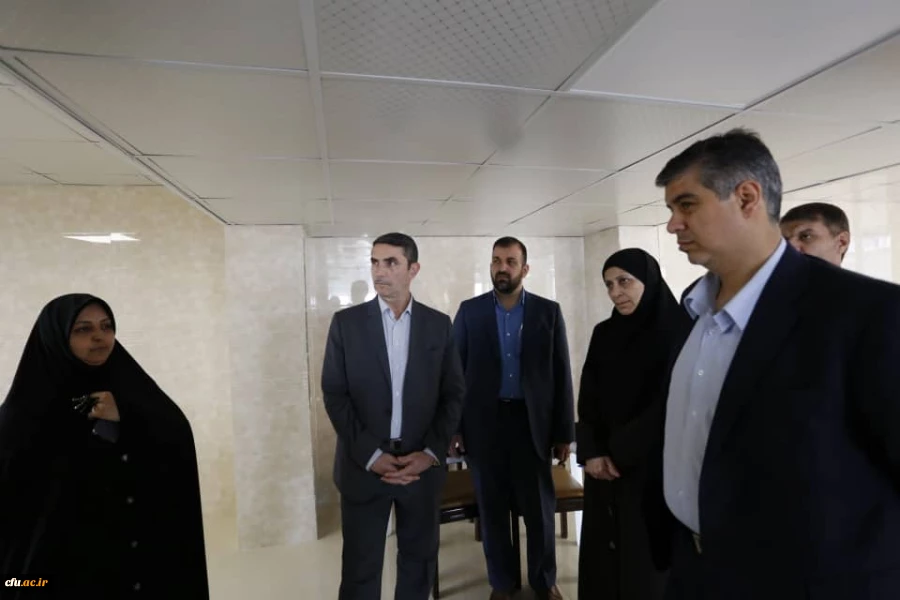 بازدید استاندار و هیئت همراه از پردیس زینب کبری (س)استان مرکزی 2