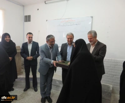 تقدیر فرماندار و مدیر کل امور بانوان استانداری خراسان جنوبی از رتبه اول رساله برتر جشنواره دکتر شریعتمداری در سطح کشور