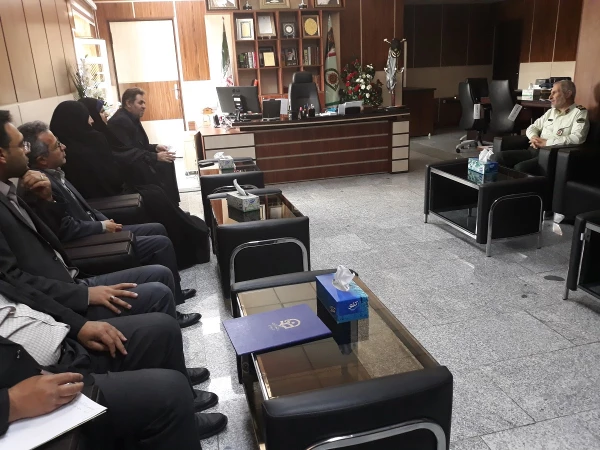 در راستای همکاریهای بین سازمانی و با حضور سرپرست دانشگاه فرهنگیان و فرمانده انتظامی استان آذربایجان غربی:

تفاهمنامه همکاریهای دوجانبه دانشگاه فرهنگیان استان آذربایجان غربی و فرماندهی انتظامی استان آذربایجان غربی مبادله گردید. 2