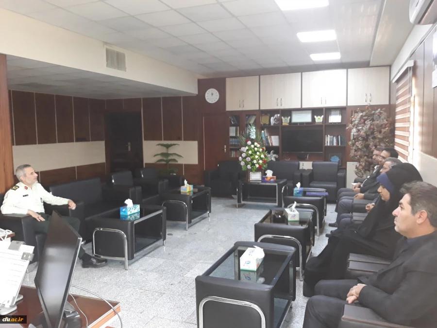 در راستای همکاریهای بین سازمانی و با حضور سرپرست دانشگاه فرهنگیان و فرمانده انتظامی استان آذربایجان غربی:

تفاهمنامه همکاریهای دوجانبه دانشگاه فرهنگیان استان آذربایجان غربی و فرماندهی انتظامی استان آذربایجان غربی مبادله گردید. 3