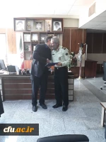 در راستای همکاریهای بین سازمانی و با حضور سرپرست دانشگاه فرهنگیان و فرمانده انتظامی استان آذربایجان غربی:

تفاهمنامه همکاریهای دوجانبه دانشگاه فرهنگیان استان آذربایجان غربی و فرماندهی انتظامی استان آذربایجان غربی مبادله گردید. 4