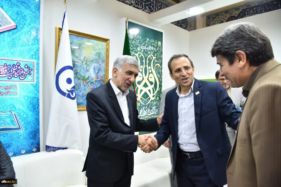 معاون پژوهشی دانشگاه در بازدید از بیست و هفتمین نمایشگاه قران کریم تبیین کرد:

مسیر سختی و آسایش دنیا در قرآن کریم 2