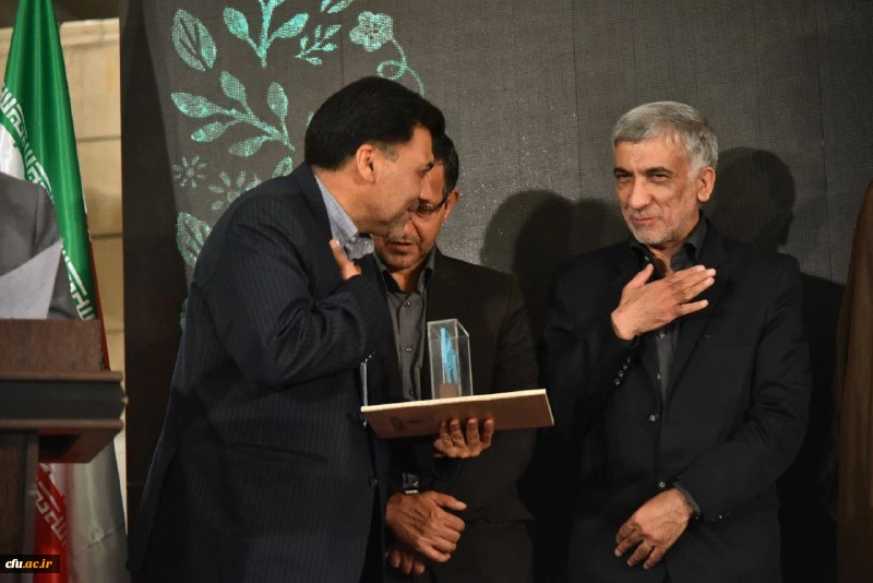 غرفه دانشگاه فرهنگیان به عنوان برگزیده بخش دانشگاهیان معرفی شد 2