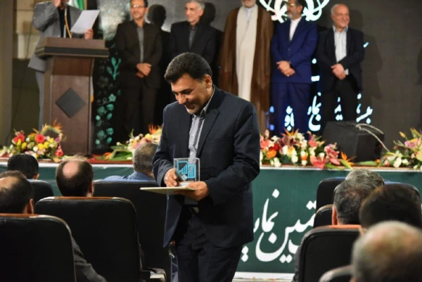 غرفه دانشگاه فرهنگیان به عنوان برگزیده بخش دانشگاهیان معرفی شد 3