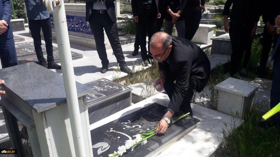 به مناسبت سالروز آزادسازی خرمشهر انجام گرفت:

عطرافشانی مزار شهدای والامقام دفاع مقدس و مدافعان حرم توسط مسؤلین و دانشجومعلمان دانشگاه فرهنگیان استان اردبیل 2