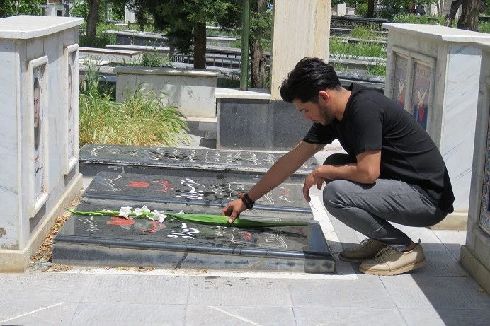 به مناسبت سالروز آزادسازی خرمشهر انجام گرفت:

عطرافشانی مزار شهدای والامقام دفاع مقدس و مدافعان حرم توسط مسؤلین و دانشجومعلمان دانشگاه فرهنگیان استان اردبیل 2