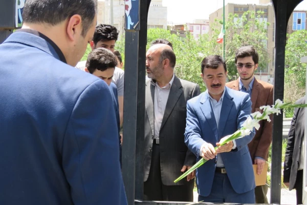 به مناسبت سالروز آزادسازی خرمشهر انجام گرفت:

عطرافشانی مزار شهدای والامقام دفاع مقدس و مدافعان حرم توسط مسؤلین و دانشجومعلمان دانشگاه فرهنگیان استان اردبیل 2