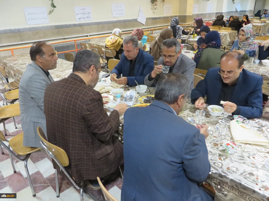 حضور سرپرست مدیریت استان و صرف افطاری ساده در کنار دانشجو معلمان پردیس شهید باهنر همدان